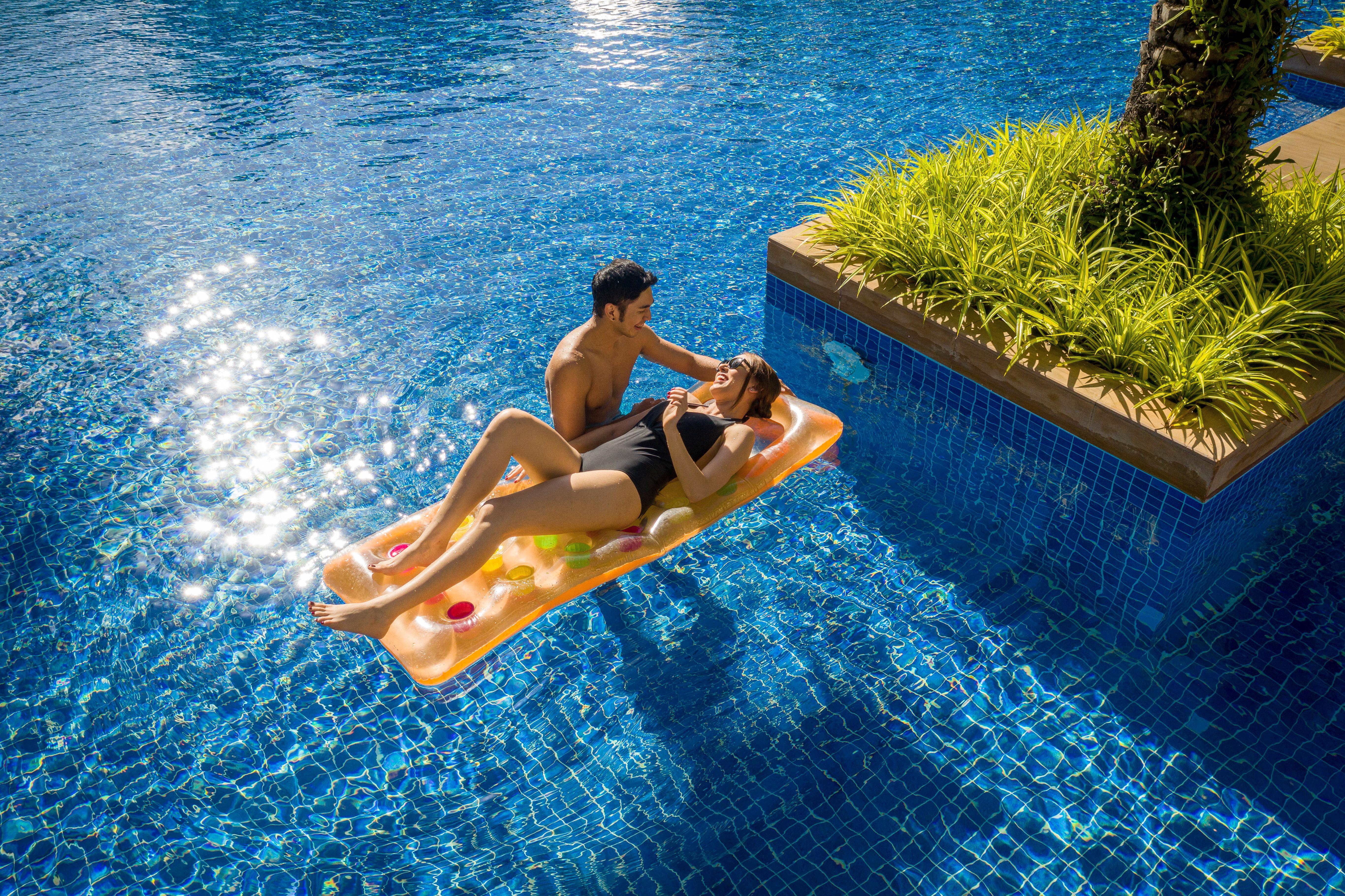 Holiday Inn Resort Phuket, An Ihg Hotel Patong Bagian luar foto