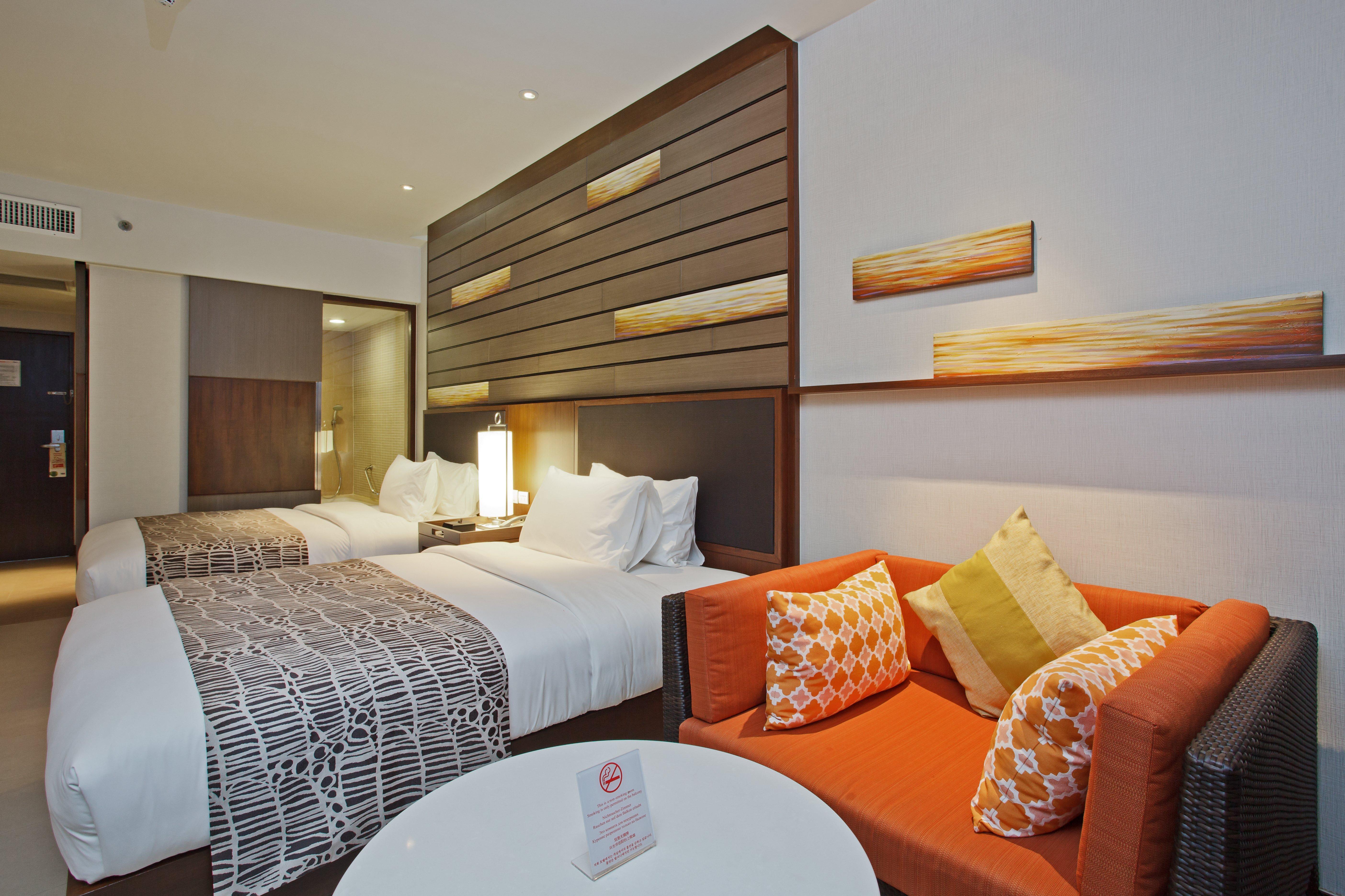 Holiday Inn Resort Phuket, An Ihg Hotel Patong Bagian luar foto